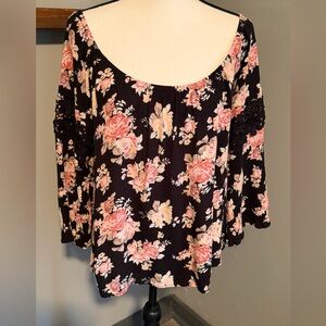 Shyanne Black and Pink Floral Blouse w black lace detail sz M. Lnwot.